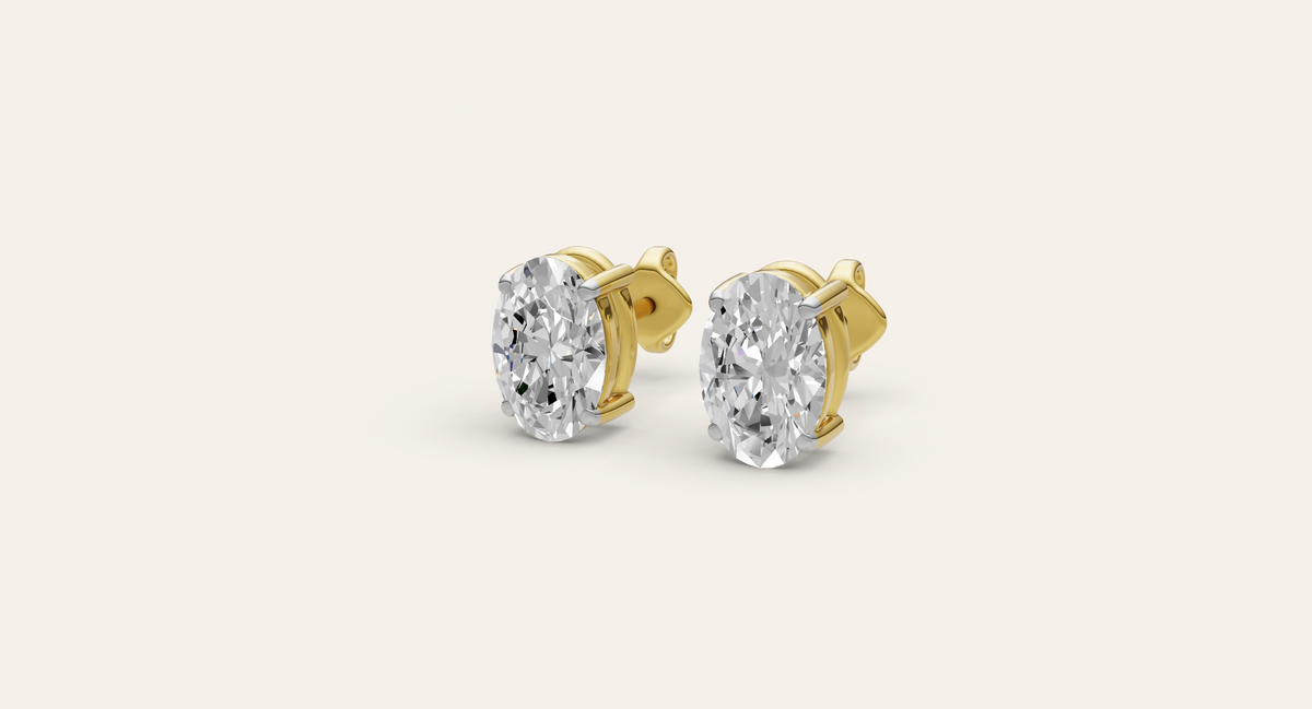 Ovale lab-grown diamond earrings in yellow gold